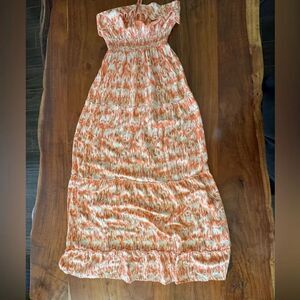 Mudd Beautiful orange/white tribal print halter maxi dress  EUC SZ M